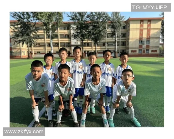 广西足球学校培养未来足球明星助力地方体育发展与青少年成长